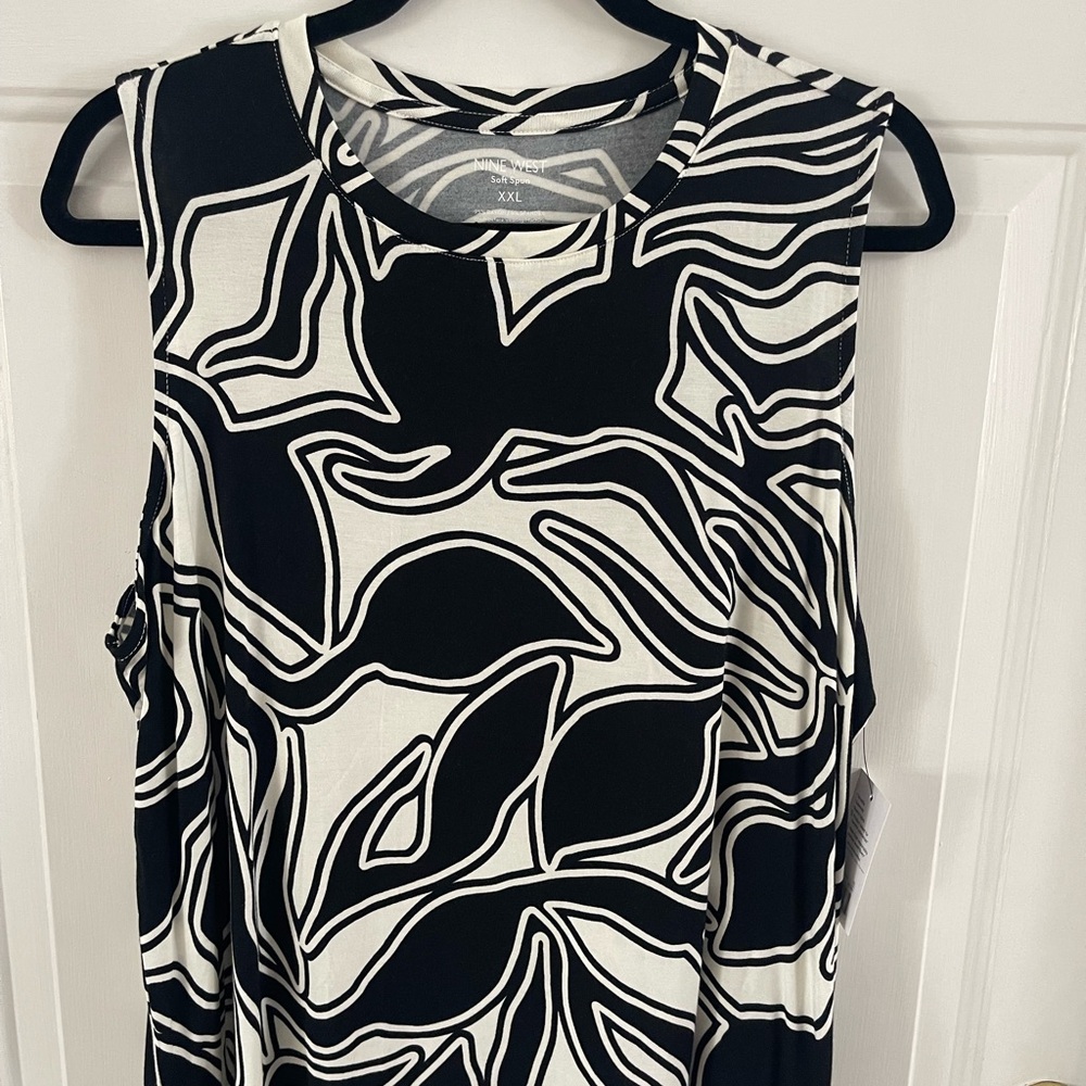 Nine West Black and White Soft Spun Top